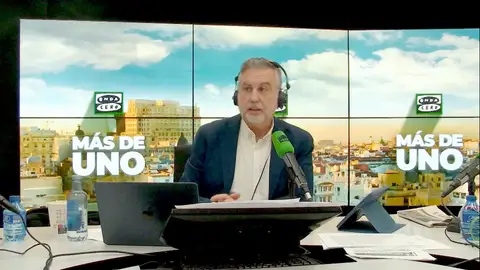 Carlos Alsina vuelve a elogiar la gestión de Óscar Puente tras la tragedia: “Esto es lo contrario del apagón, que no comparecía nadie” Carlos Alsina vuelve a elogiar la gestión de Óscar Puente tras la tragedia: “Esto es lo contrario del apagón, que no comparecía nadie”