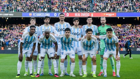 25-1-2026 Alineaci&ograve;n titular del Real Oviedo en el Camp Nou
