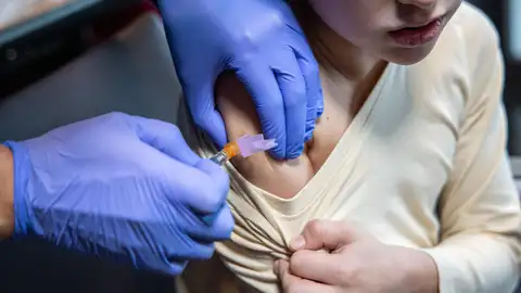 La sanidad vasca administra vacunas caducadas a 253 personas, la mayoría de ellas bebés La sanidad vasca administra vacunas caducadas a 253 personas, la mayoría de ellas bebés