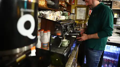 Imagen de archivo de un camarero Imagen de archivo de un camarero