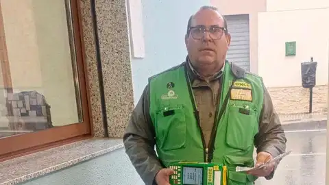 Agente vendedor ONCE, Francisco Alcaraz Boscada Más de Uno Cartagena