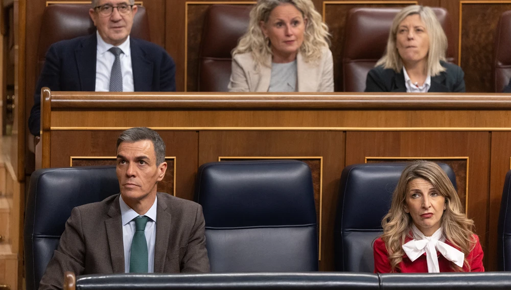 Yolanda Díaz junto a Pedro Sánchez en el Congreso de los Diputados. Yolanda Díaz junto a Pedro Sánchez en el Congreso de los Diputados.