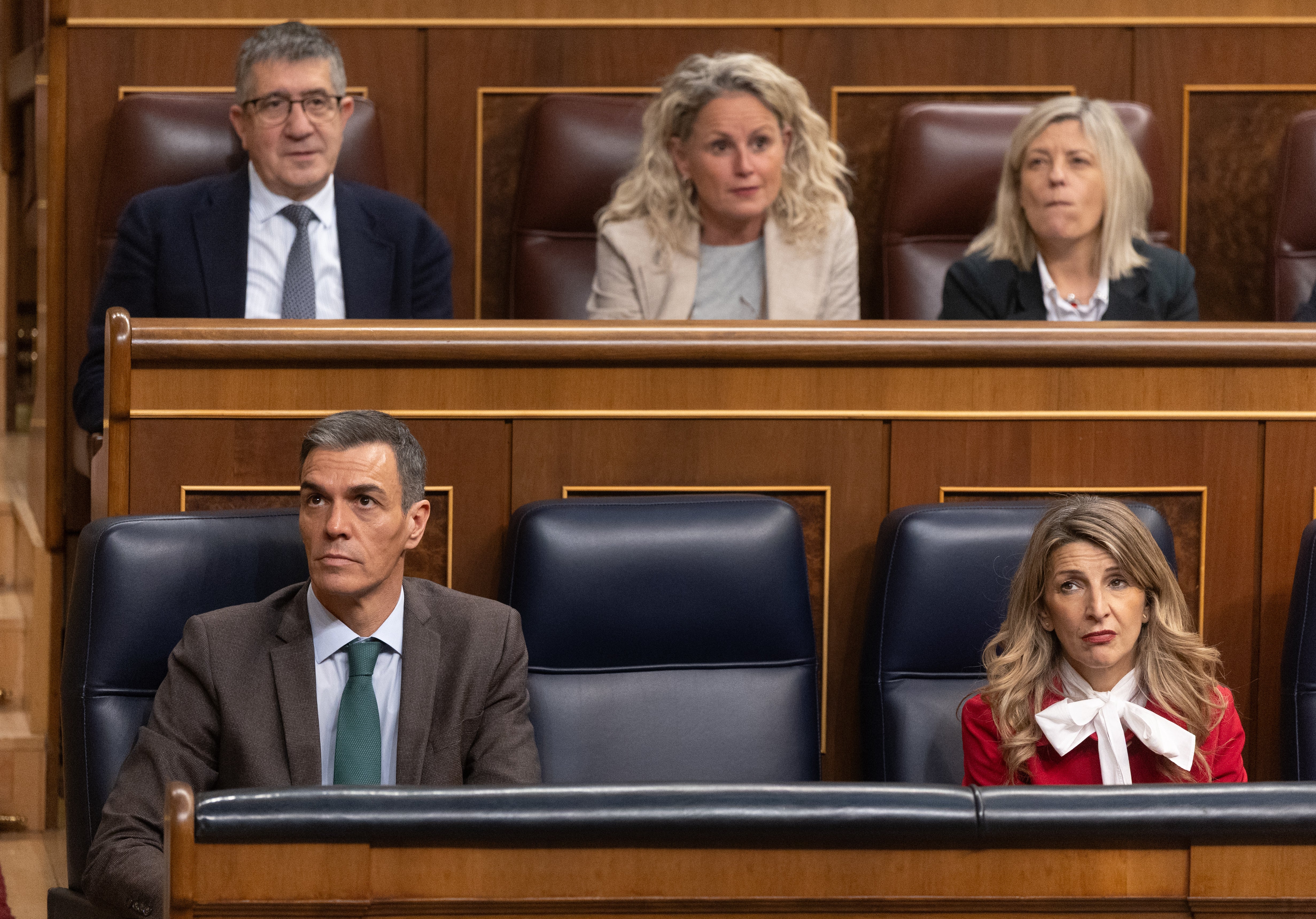 El 'caso Leire Díez' y la continuidad de Mercedes González causan división en el Gobierno: los socios exigen explicaciones "contundentes" El 'caso Leire Díez' y la continuidad de Mercedes González causan división en el Gobierno: los socios exigen explicaciones "contundentes"