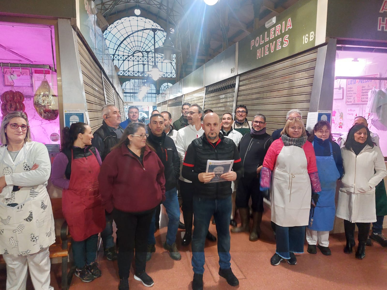 Los comerciantes de la Plaza de Abastos dan comienzo a protestas indefinidas ante los incumplimientos del Ayuntamiento Los comerciantes de la Plaza de Abastos dan comienzo a protestas indefinidas ante los incumplimientos del Ayuntamiento