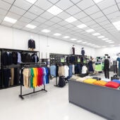 Los uniformes, nuevo termómetro económico: la demanda de ropa de trabajo crece al ritmo del empleo en Málaga