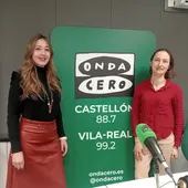 La logopeda, Sheila Gomis con Elena Aguilar en los estudios de Onda Cero Vila-real. La logopeda, Sheila Gomis con Elena Aguilar en los estudios de Onda Cero Vila-real.