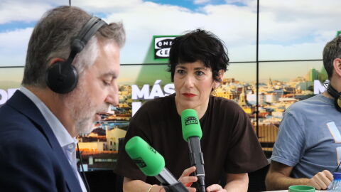 Carlos Alsina entrevista a Elma Saiz