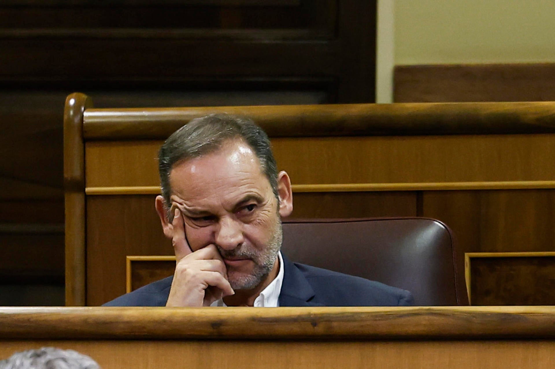 Los dos motivos por los que Ábalos renuncia ahora a su acta de diputado: "Es a cambio de algo..." Los dos motivos por los que Ábalos renuncia ahora a su acta de diputado: "Es a cambio de algo..."