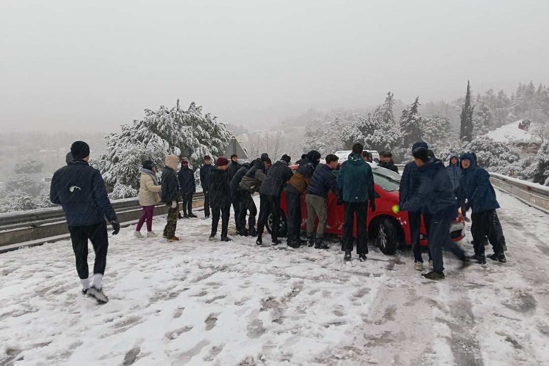 Los vídeos y fotos del temporal de nieve que está afectando a España Los vídeos y fotos del temporal de nieve que está afectando a España