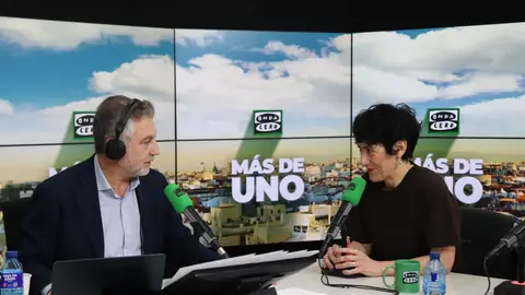 Carlos Alsina entrevista a Elma Saiz en Más de uno Carlos Alsina entrevista a Elma Saiz en Más de uno