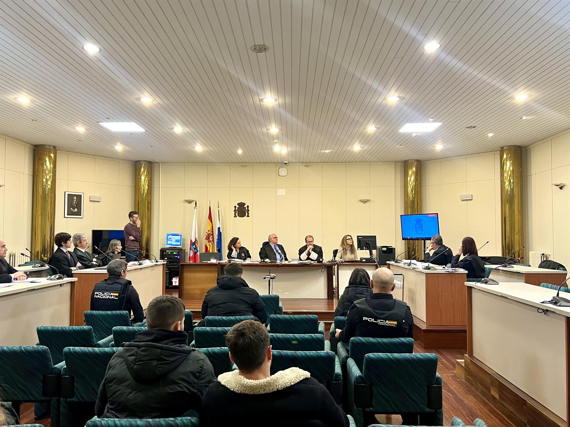 El médico agredido en el centro de salud Los Castros: "No consigo dormir más de cuatro horas pese a la medicación" El médico agredido en el centro de salud Los Castros: "No consigo dormir más de cuatro horas pese a la medicación"