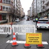 Cortada o tráfico a rúa Pena Trevinca tras detectar un oco de grandes dimensións