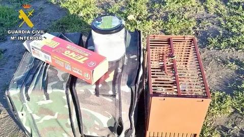 Investigado un vecino de Badajoz tras ser sorprendido cuando cazaba aves con artes prohibidas Investigado un vecino de Badajoz tras ser sorprendido cuando cazaba aves con artes prohibidas
