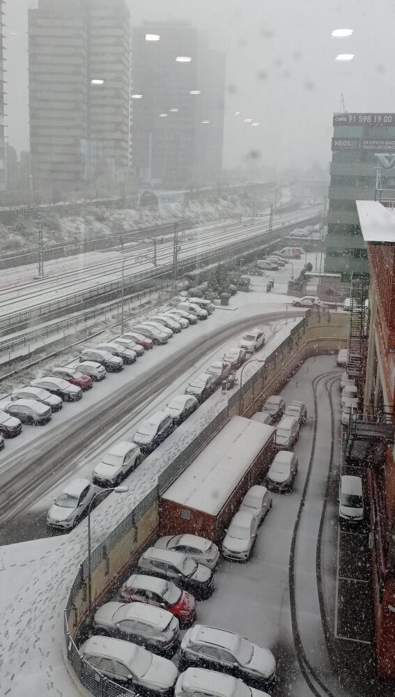 Manoteras, en Madrid, cubierta de nieve.
