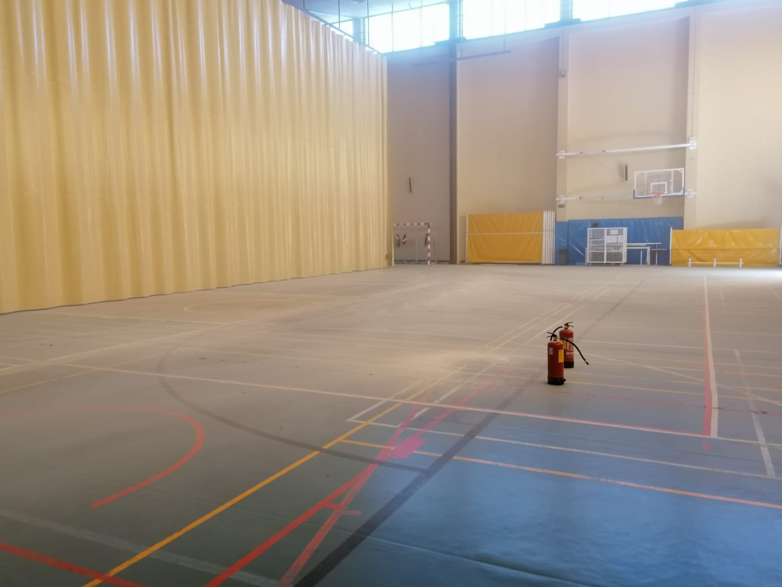 Un vándalo causa daños en el polideportivo de El Campello y cuelga su fechoría en las redes sociales Un vándalo causa daños en el polideportivo de El Campello y cuelga su fechoría en las redes sociales