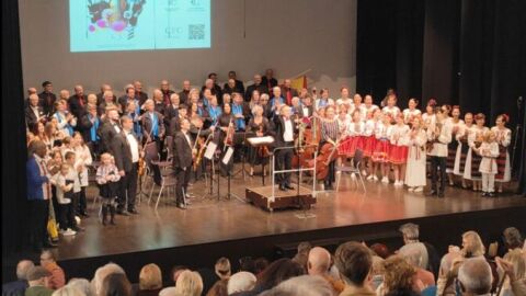 La Casanovas Orquesta llena el Teatro Municipal de Torrevieja en el estreno del ciclo &lsquo;Family Concerts&rsquo;