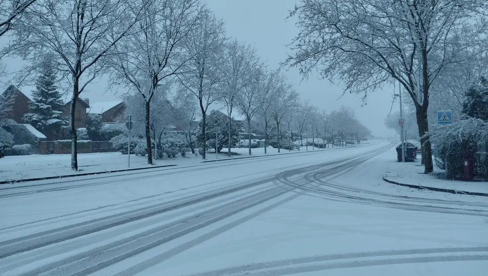 Tráfico en Las Matas (Madrid) en hora punta. Tráfico en Las Matas (Madrid) en hora punta.