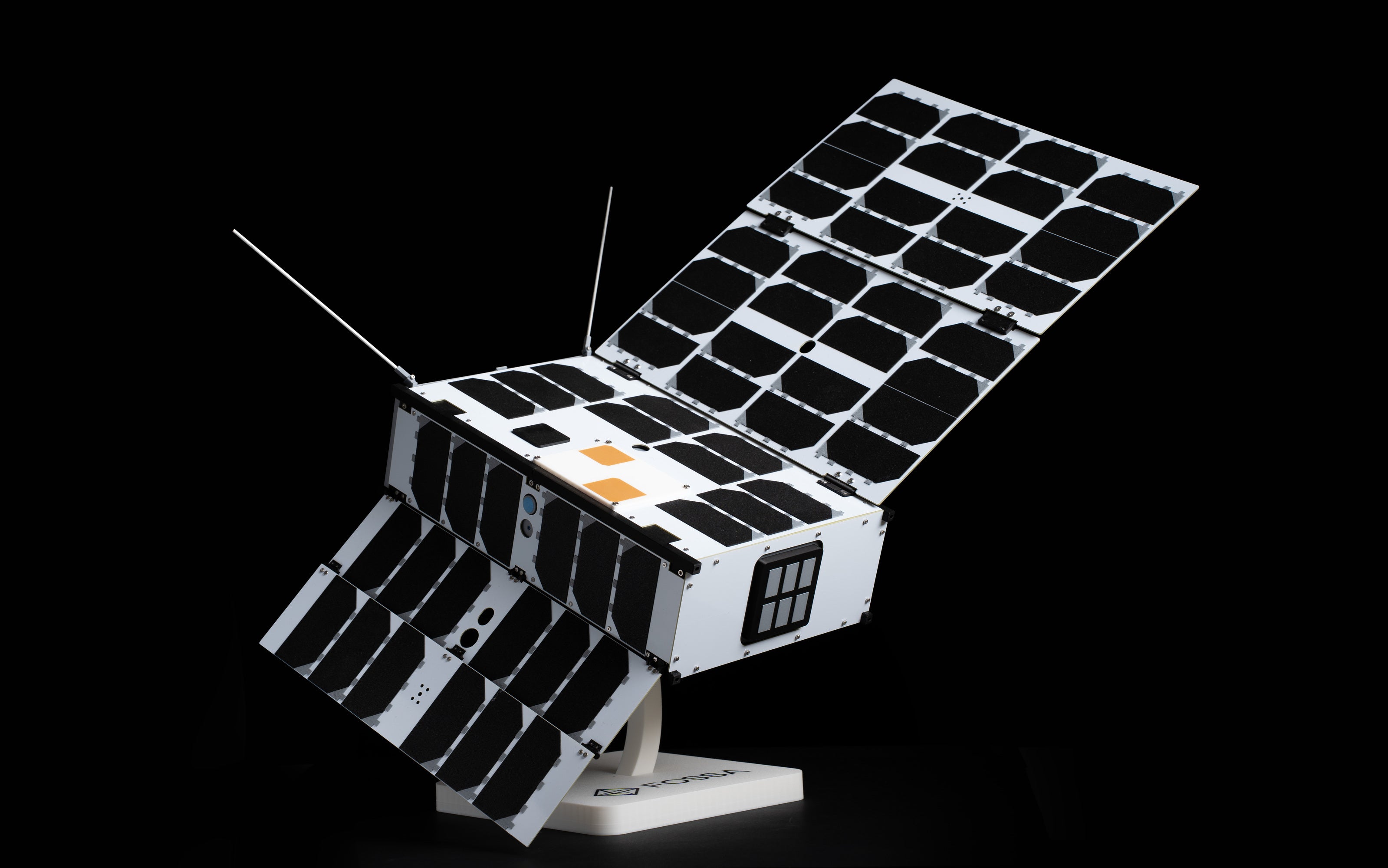 Nanosatélita de FOSSA Systems Nanosatélita de FOSSA Systems