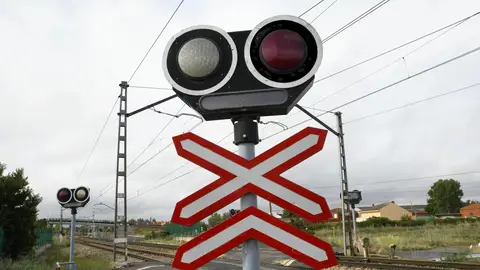 Transportes destina 4,8 millones de euros para la mejora de 9 pasos a nivel en la provincia de Badajoz Transportes destina 4,8 millones de euros para la mejora de 9 pasos a nivel en la provincia de Badajoz