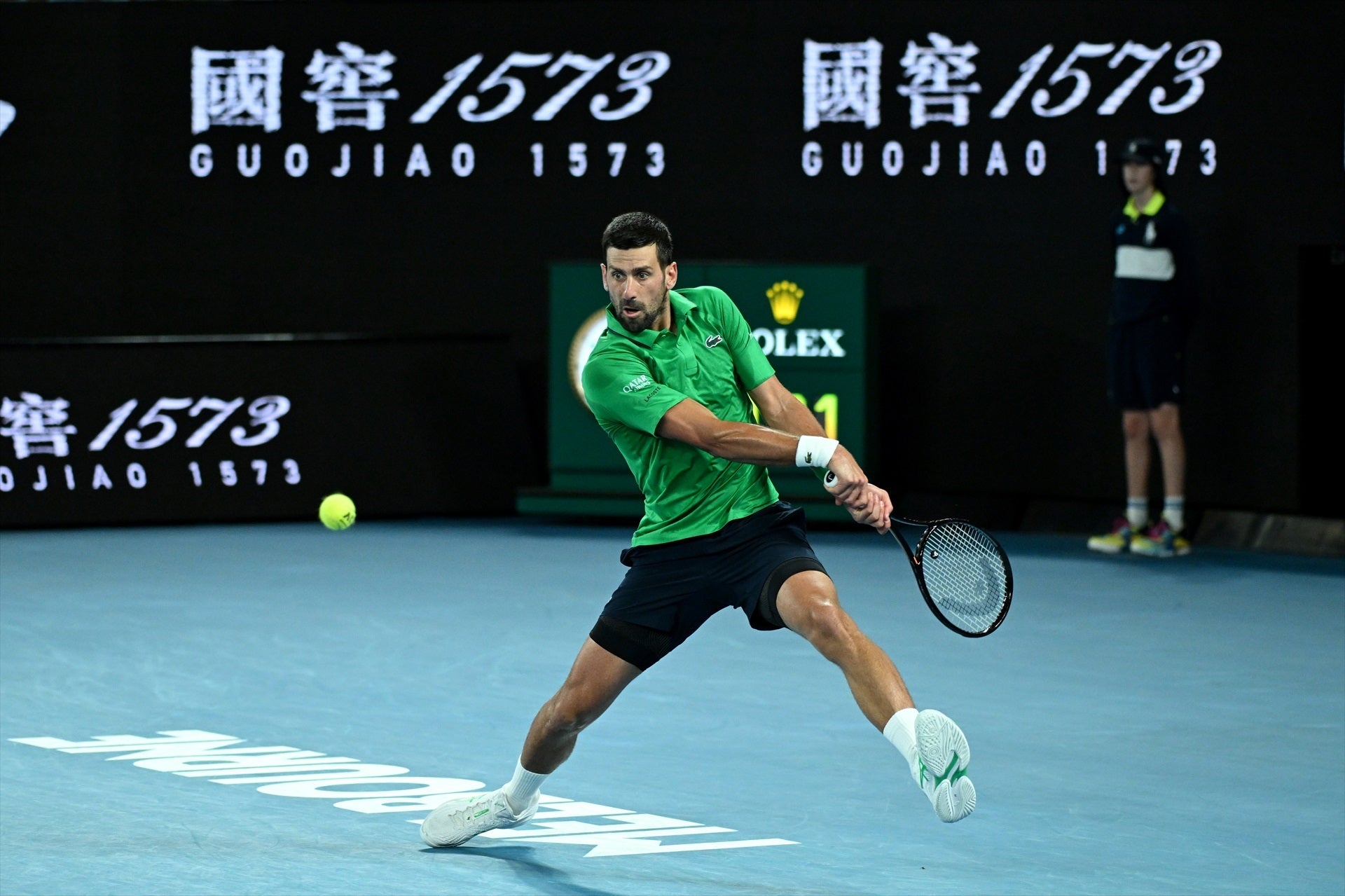 Un heroico Djokovic se impone a Sinner en cinco sets y jugará la final ante Alcaraz Un heroico Djokovic se impone a Sinner en cinco sets y jugará la final ante Alcaraz