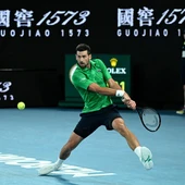 Un heroico Djokovic se impone a Sinner en cinco sets y jugará la final ante Alcaraz Un heroico Djokovic se impone a Sinner en cinco sets y jugará la final ante Alcaraz