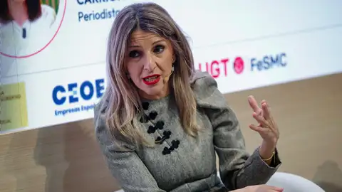 Así quedará el salario mínimo, tras el acuerdo entre Trabajo y los sindicatos: 37 euros más al mes Así quedará el salario mínimo, tras el acuerdo entre Trabajo y los sindicatos: 37 euros más al mes