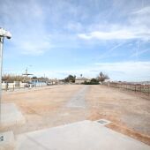 Burriana finaliza las obras del parking de caravanas de la Serratella situado frente al mar con 18 plazas disponibles.