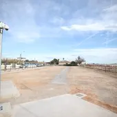 Burriana finaliza las obras del parking de caravanas de la Serratella situado frente al mar con 18 plazas disponibles. Burriana finaliza las obras del parking de caravanas de la Serratella situado frente al mar con 18 plazas disponibles.