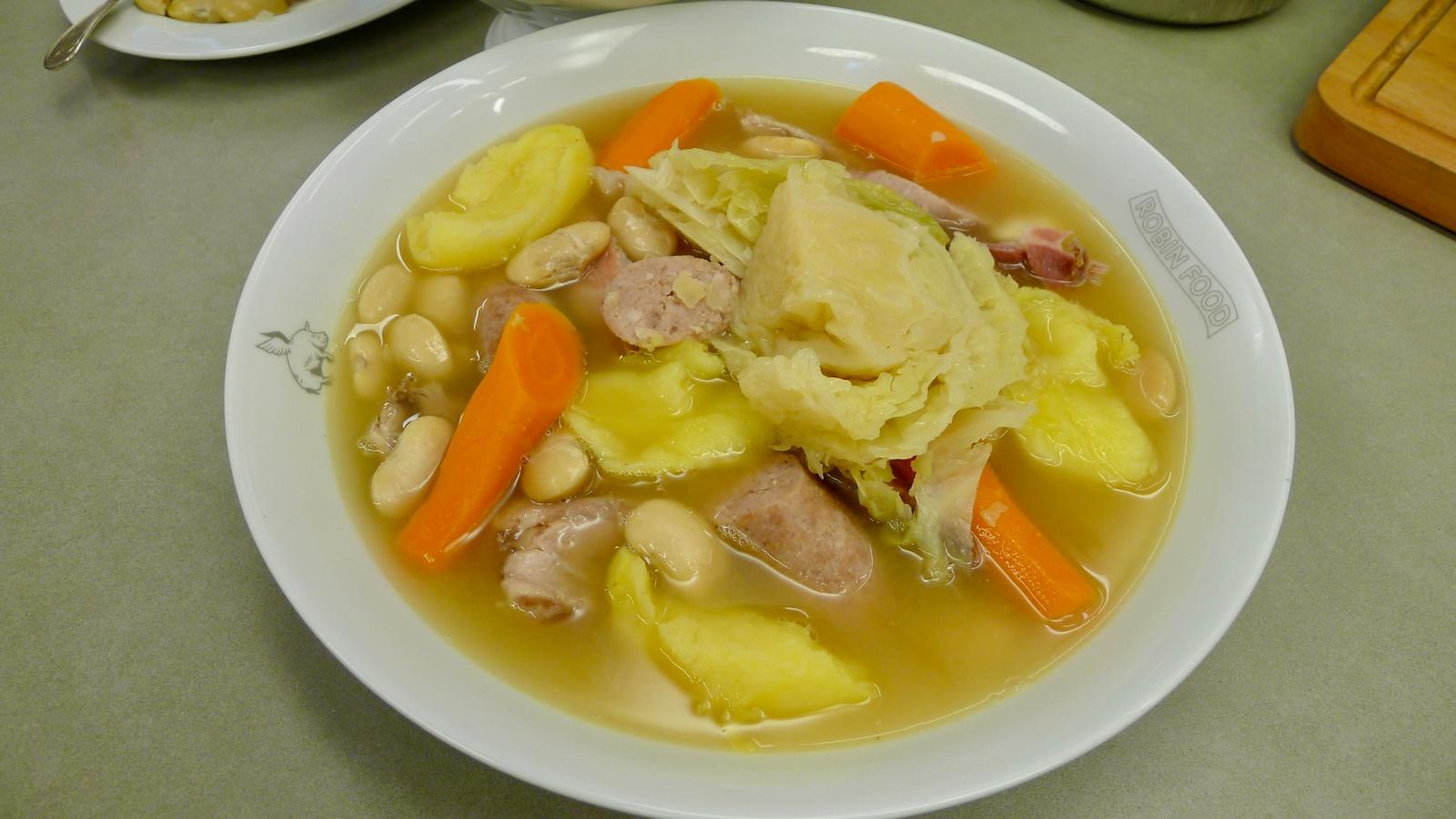 La receta de Robin Food para preparar un cocido champanero — Más de uno cover
