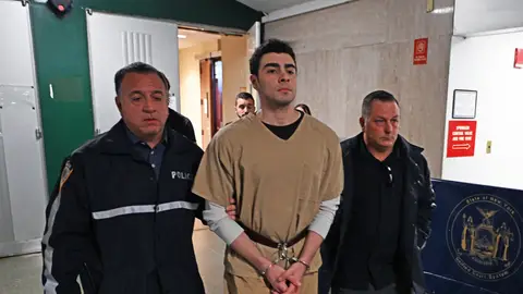 Luigi Mangione se libra de la pena de muerte: la jueza federal cierra la puerta a la ejecución aunque sea declarado culpable Luigi Mangione se libra de la pena de muerte: la jueza federal cierra la puerta a la ejecución aunque sea declarado culpable