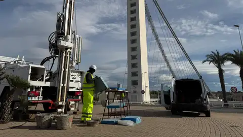 Trabajos en el puente del Bimil.lenari de Elche. Trabajos en el puente del Bimil.lenari de Elche.