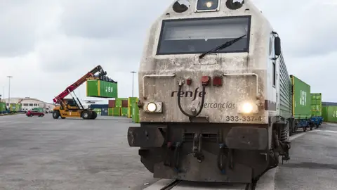 Una imagen de la zona de contenedores en el Puerto de Alicante Una imagen de la zona de contenedores en el Puerto de Alicante