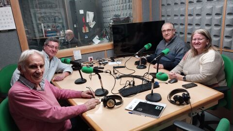 Miguel Ezcurdia, Nacho Lassa, Enrique Maya y Amaya Zarranz en "Caliente Caliente"