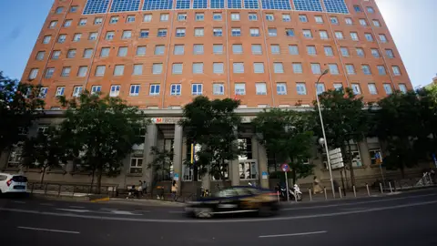 Protesta en La Princesa por el colapso de Urgencias mientras Sanidad defiende un aumento de plantilla Protesta en La Princesa por el colapso de Urgencias mientras Sanidad defiende un aumento de plantilla