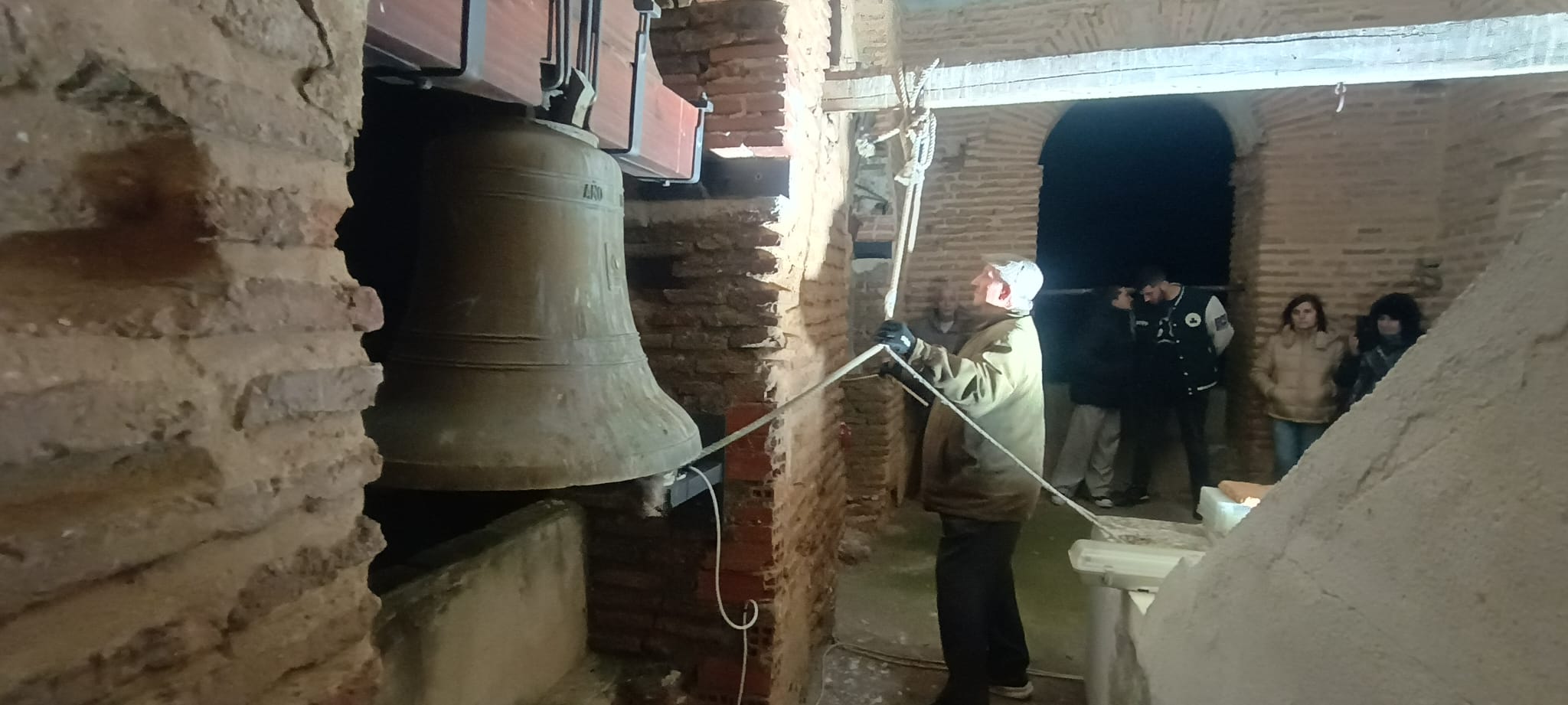 Historias, curiosidades y tradiciones de las campanas de Santa Eufemia del Arroyo Historias, curiosidades y tradiciones de las campanas de Santa Eufemia del Arroyo