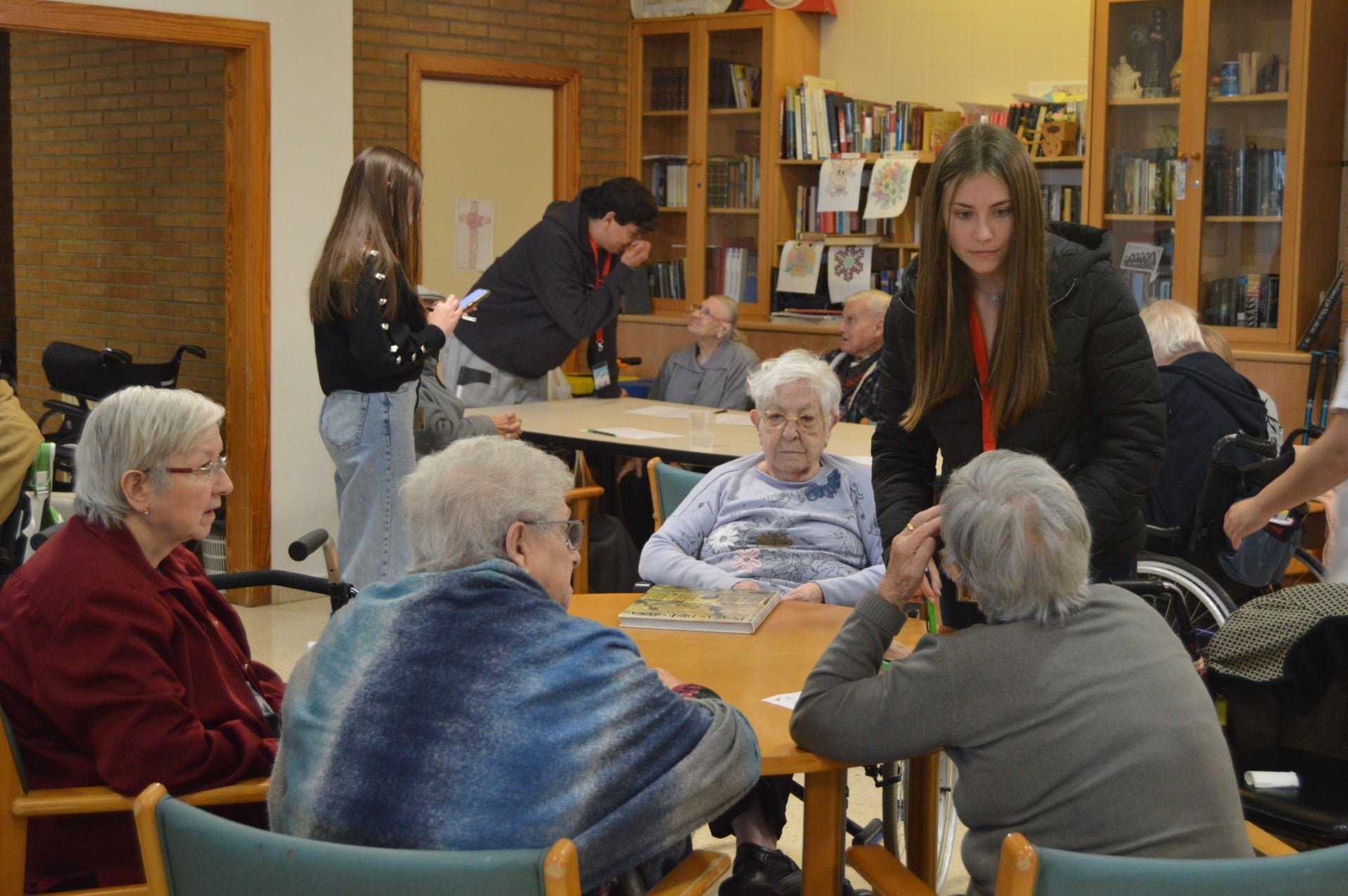 Los Corresponsales Juveniles inician una nueva edición de Happy iaios, una experiencia de ocio intergeneracional Los Corresponsales Juveniles inician una nueva edición de Happy iaios, una experiencia de ocio intergeneracional