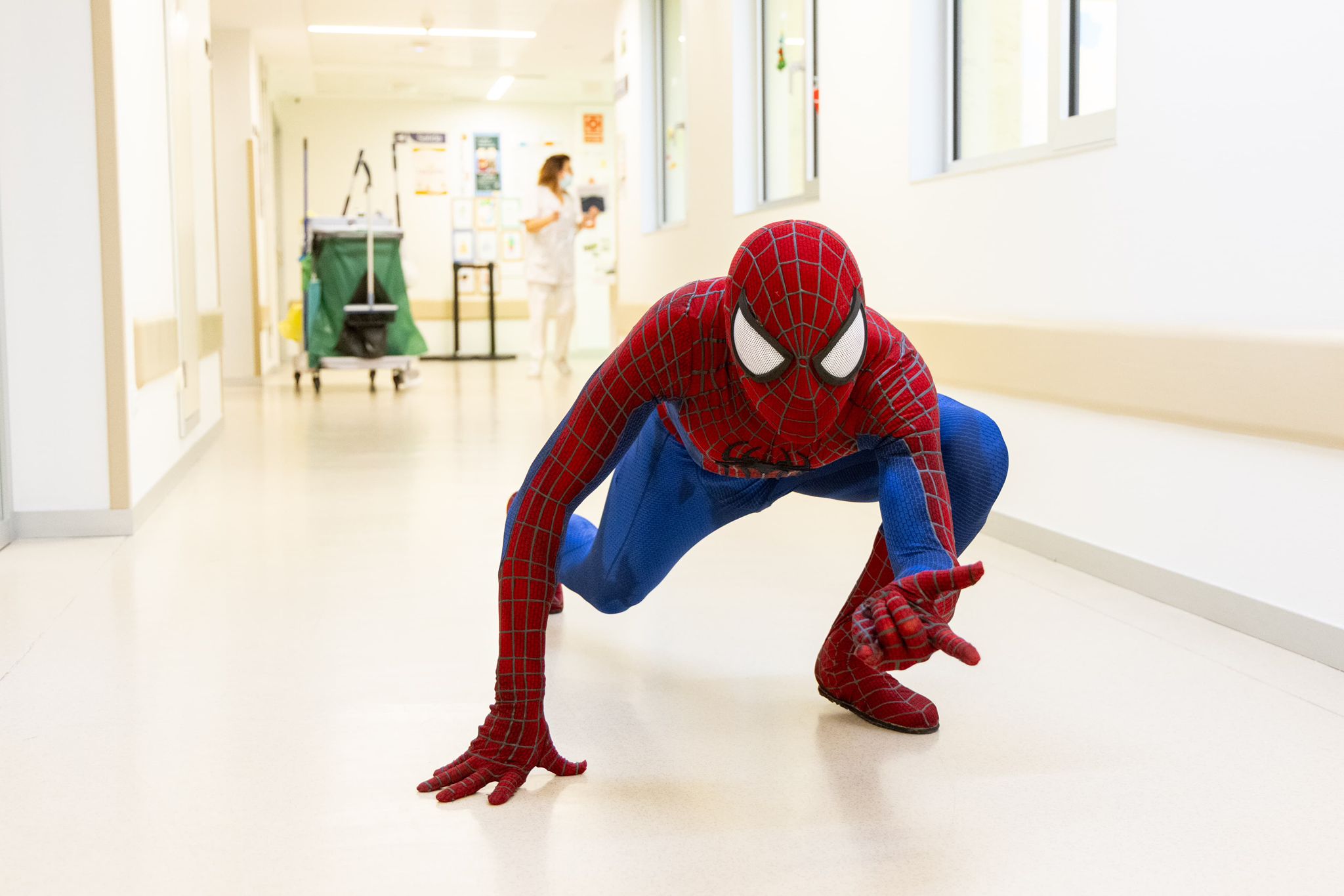 Spiderman, 11 años haciendo sonreír a los niños hospitalizados Spiderman, 11 años haciendo sonreír a los niños hospitalizados