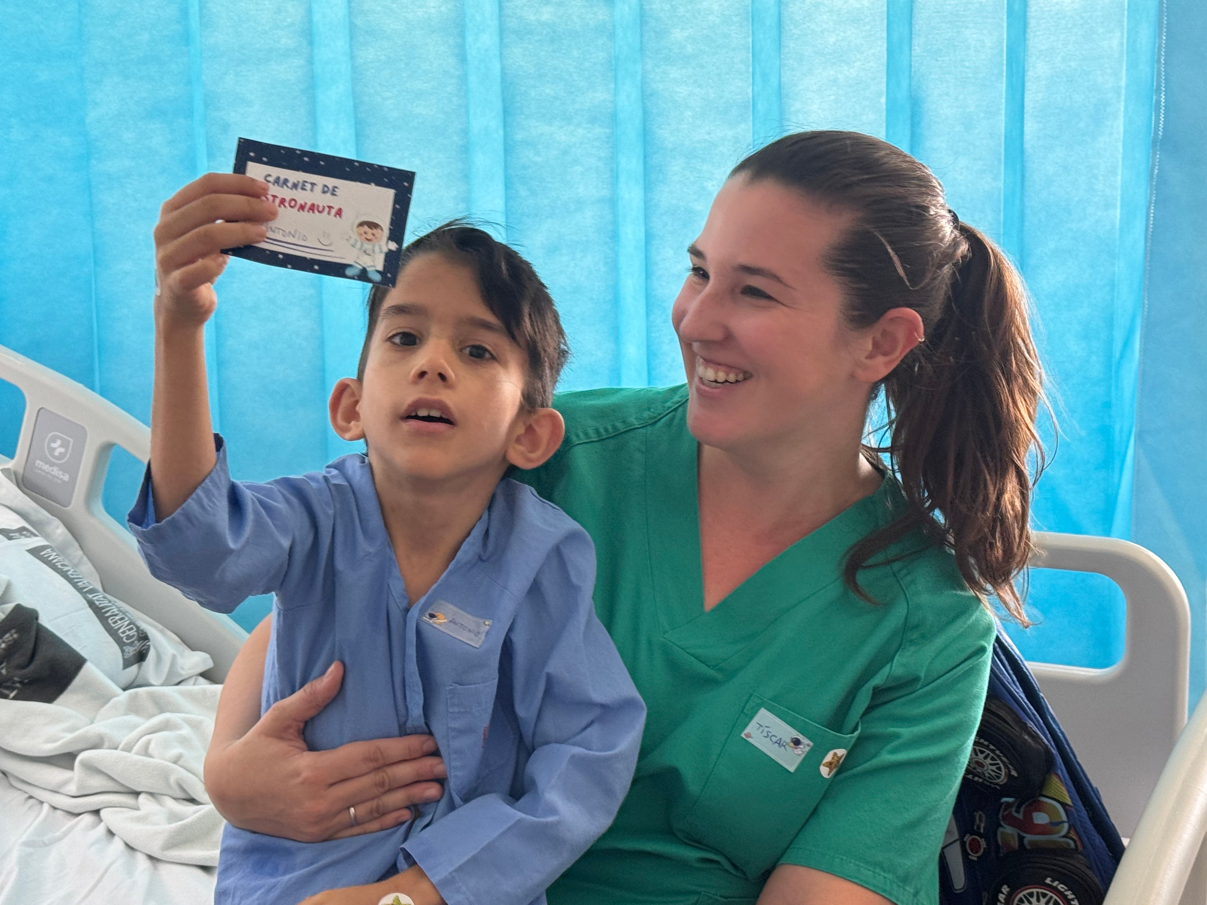 El Hospital General Universitario de Elche ‘hace’ astronautas a los niños que tienen que ser sometidos a resonancias magnéticas El Hospital General Universitario de Elche ‘hace’ astronautas a los niños que tienen que ser sometidos a resonancias magnéticas