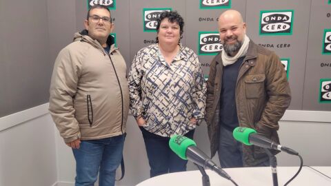 Pepe Esquerdo y Jos&eacute; Vicente Bonete en los estudios de Onda Cero Marina Baixa
