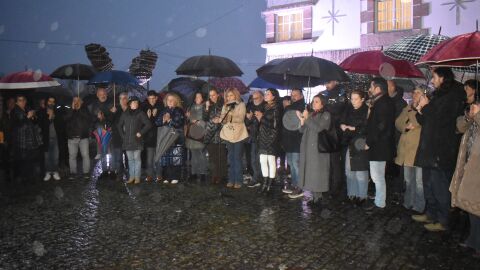 Concentraci&oacute;n en el Ayuntamiento de Mos