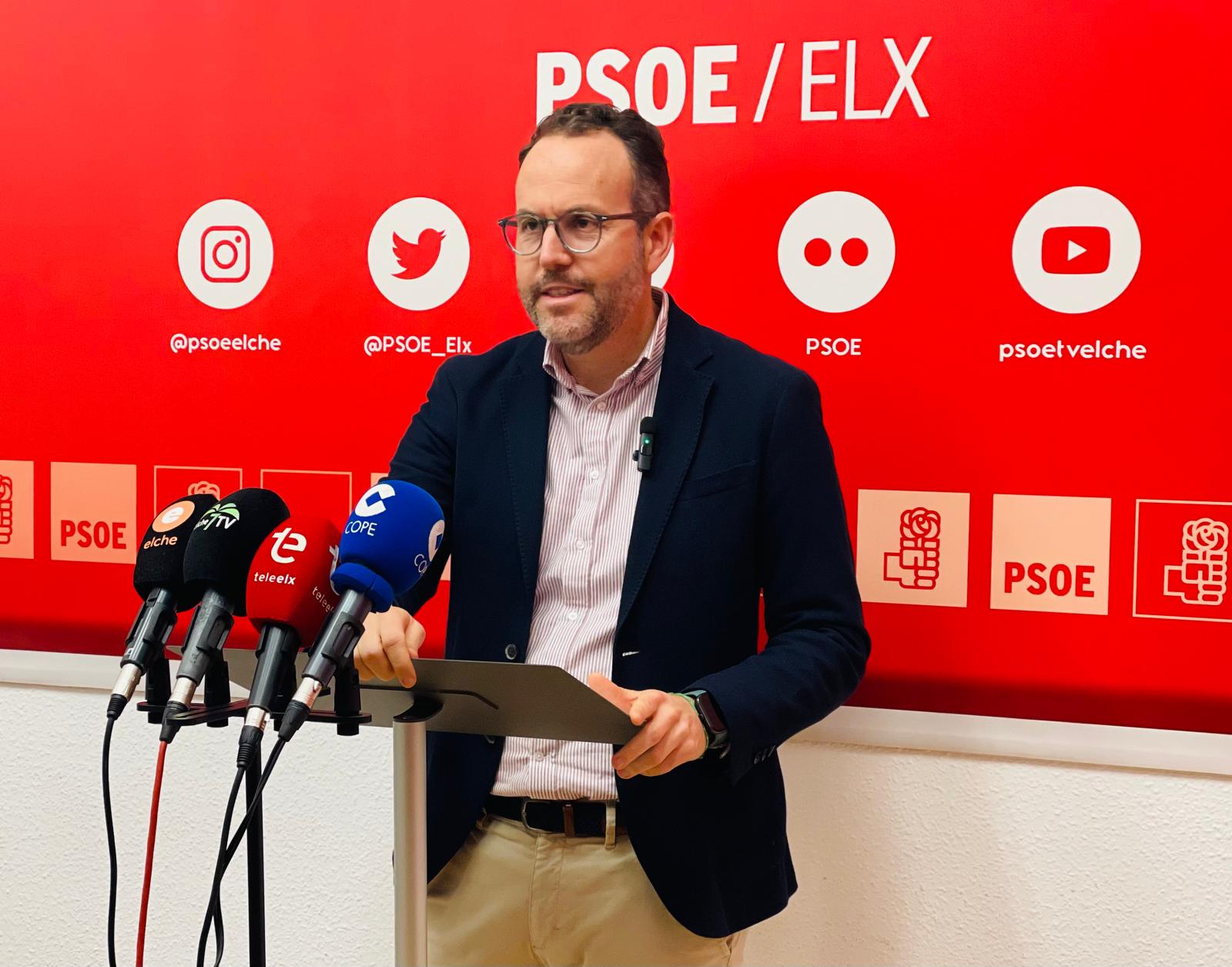 El PSOE acusa al alcalde del PP en Elche de abrir la puerta a “discursos de odio de Vox” en el pleno del Ayuntamiento El PSOE acusa al alcalde del PP en Elche de abrir la puerta a “discursos de odio de Vox” en el pleno del Ayuntamiento