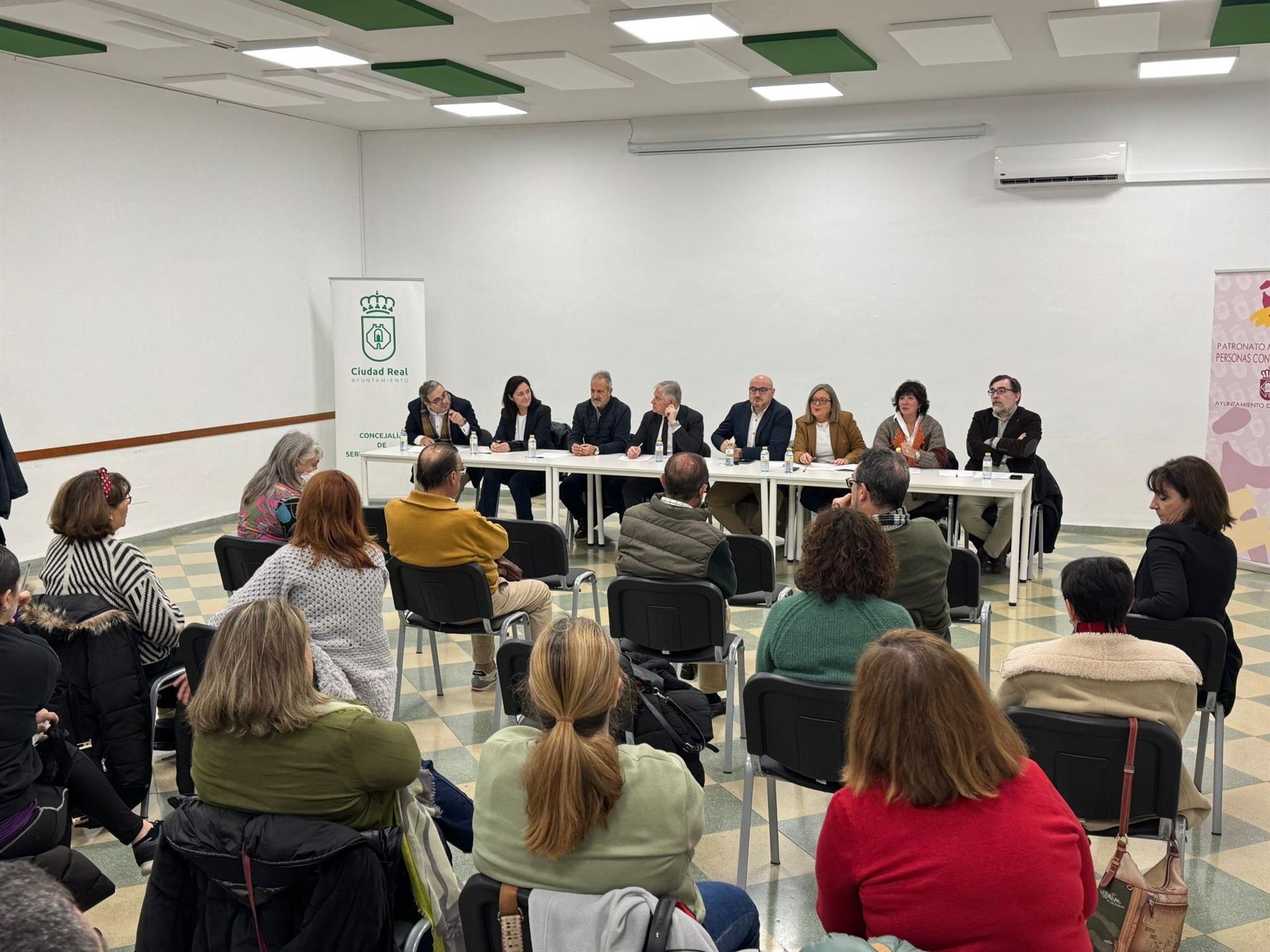 Unidad institucional en Ciudad Real para solicitar la cancelación de un congreso que vincula vacunas y autismo en bebés Unidad institucional en Ciudad Real para solicitar la cancelación de un congreso que vincula vacunas y autismo en bebés