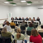 Unidad institucional en Ciudad Real para solicitar la cancelación de un congreso que vincula vacunas y autismo en bebés