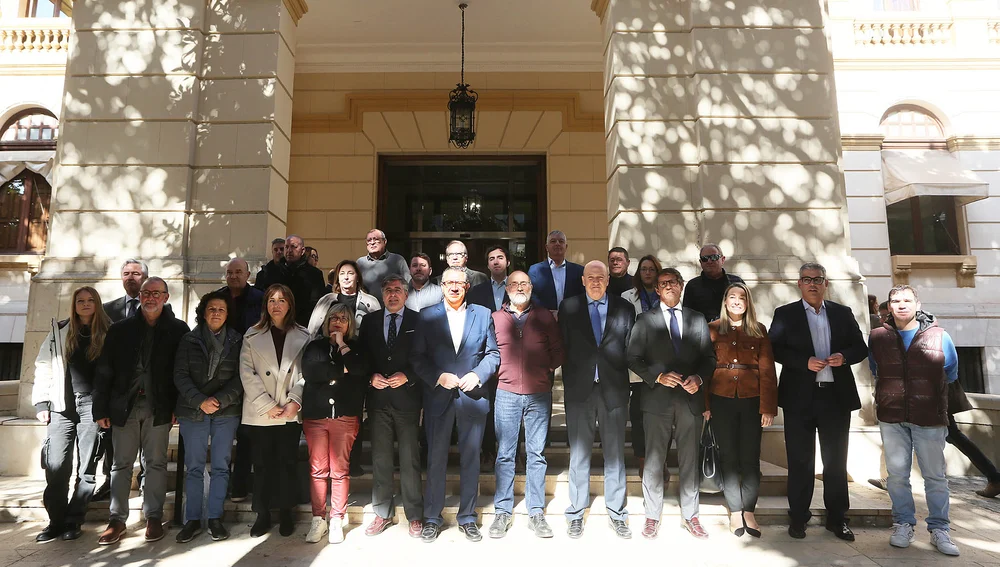 Los asistentes a la presentación entre los que están los pescadores de arrastre Los asistentes a la presentación entre los que están los pescadores de arrastre