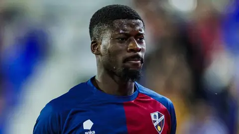 Ntamack se marcha cedido a la liga francesa Ntamack se marcha cedido a la liga francesa