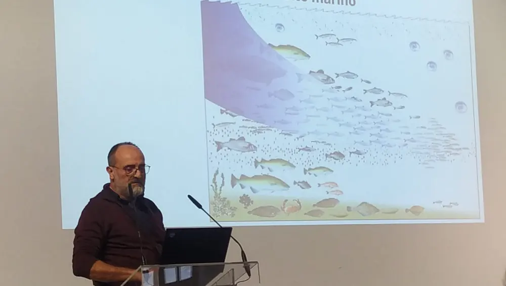 El profesor Just Tomás Bayle-Sempere durante la presentación El profesor Just Tomás Bayle-Sempere durante la presentación