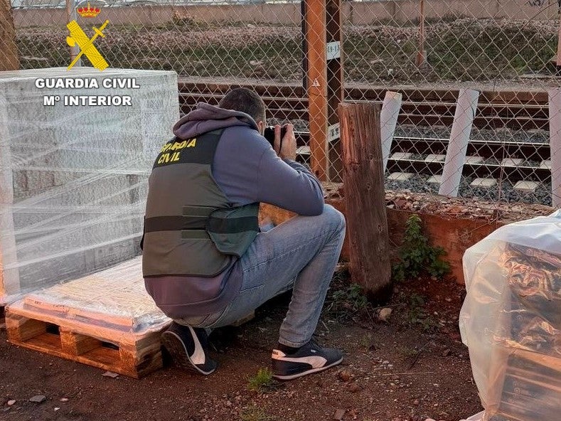 Detenidos dos hombres por el robo en una empresa cerámica de Almassora Detenidos dos hombres por el robo en una empresa cerámica de Almassora