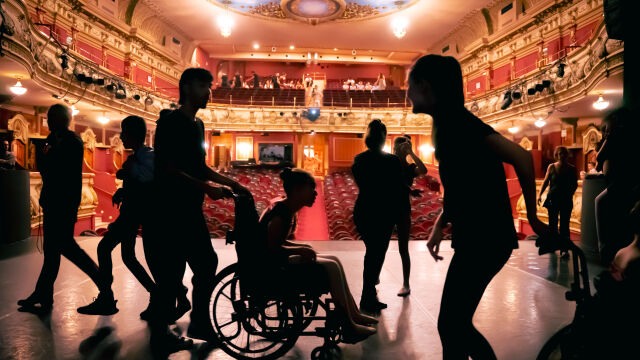 Salma Jareño gana el III concurso fotográfico ‘Sense Barreres’, que visibiliza la participación cultural de las personas con discapacidad Salma Jareño gana el III concurso fotográfico ‘Sense Barreres’, que visibiliza la participación cultural de las personas con discapacidad