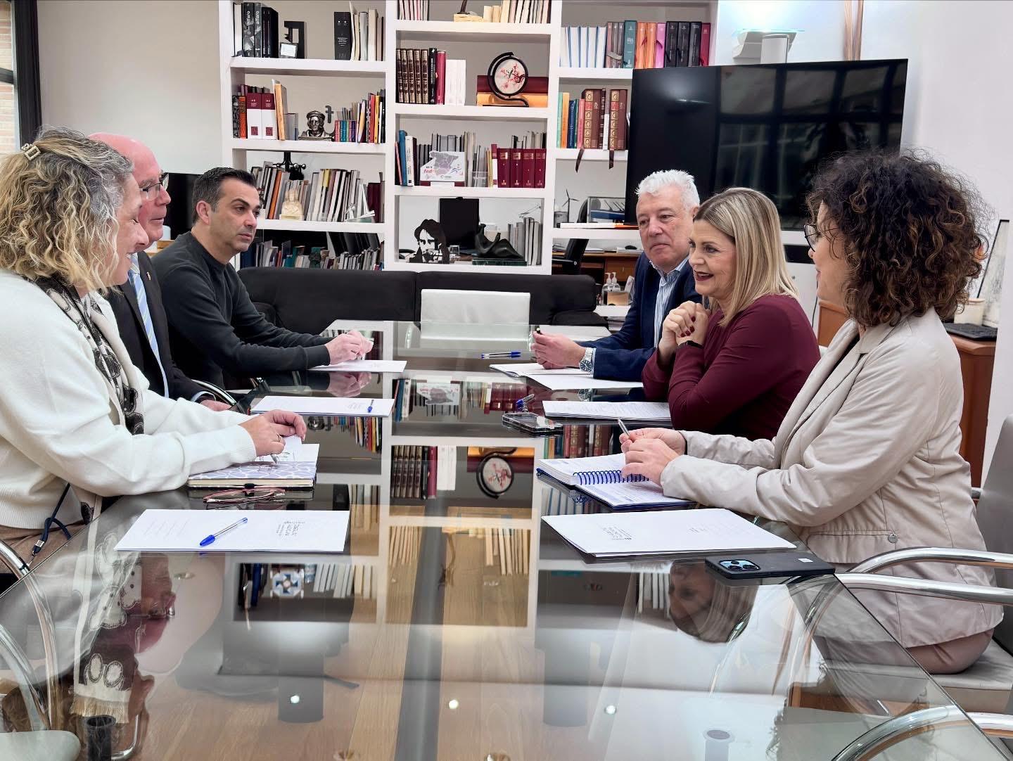 COVAPA traslada a la Consellera de Educación las principales demandas e inquietudes de las familias con el sistema educativo COVAPA traslada a la Consellera de Educación las principales demandas e inquietudes de las familias con el sistema educativo