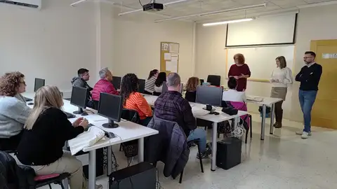 Monóvar pone en marcha el Taller de Empleo Monóvar Emplea IX Monóvar pone en marcha el Taller de Empleo Monóvar Emplea IX